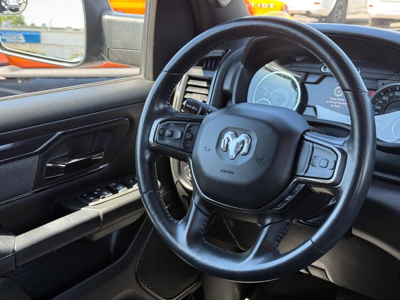 Ram 1500 Vehicle Image 12