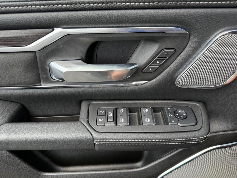 Ram 1500 Vehicle Image 18
