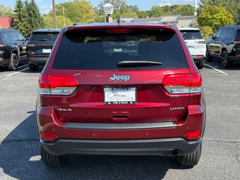 Jeep Grand Cherokee Vehicle Image 04