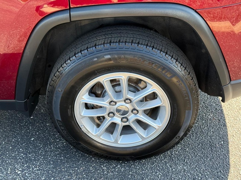 Jeep Grand Cherokee Vehicle Image 06