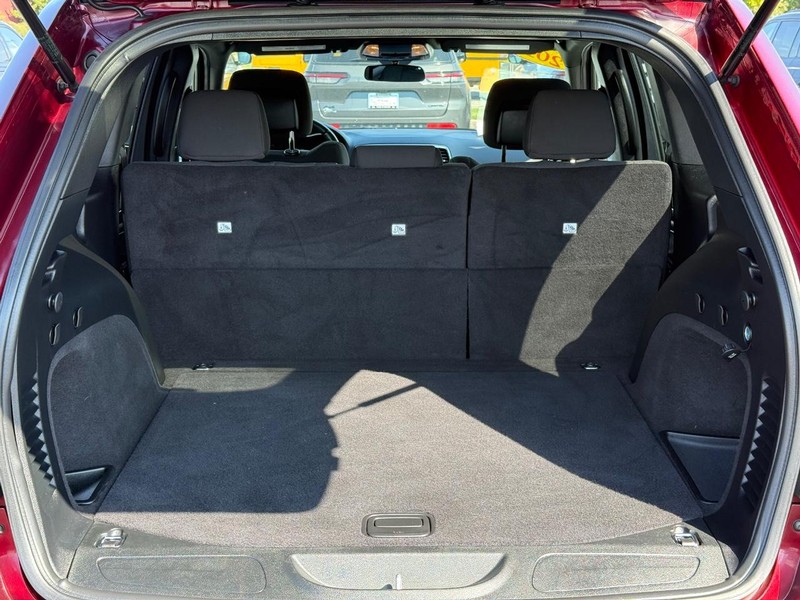 Jeep Grand Cherokee Vehicle Image 07