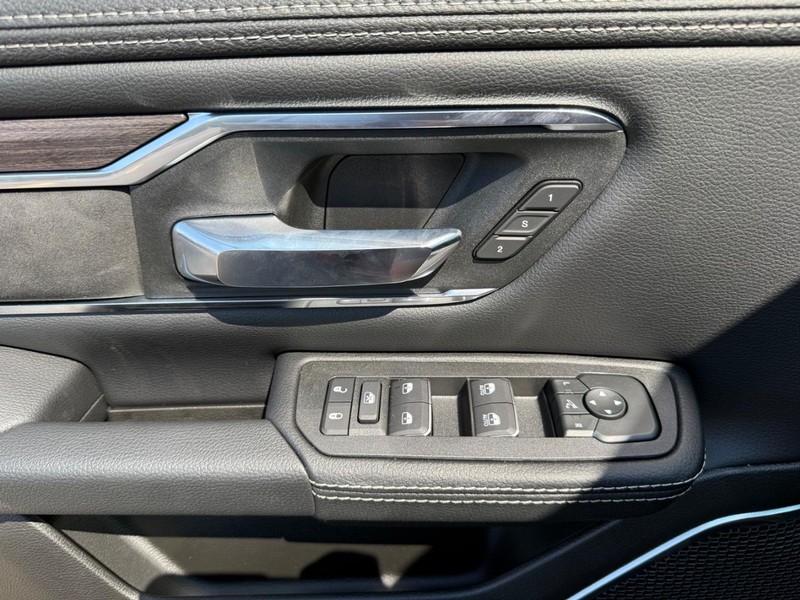Ram 1500 Vehicle Image 18