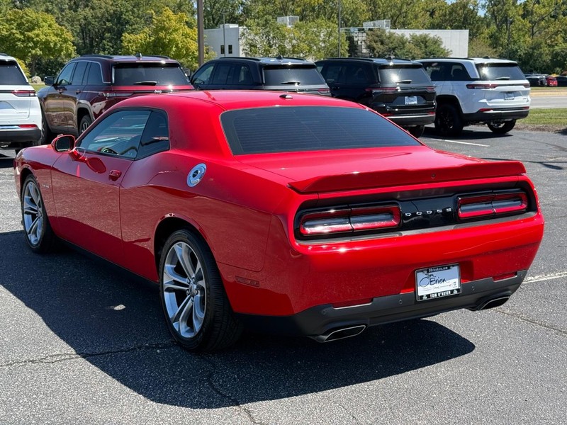 Dodge Challenger Vehicle Image 05