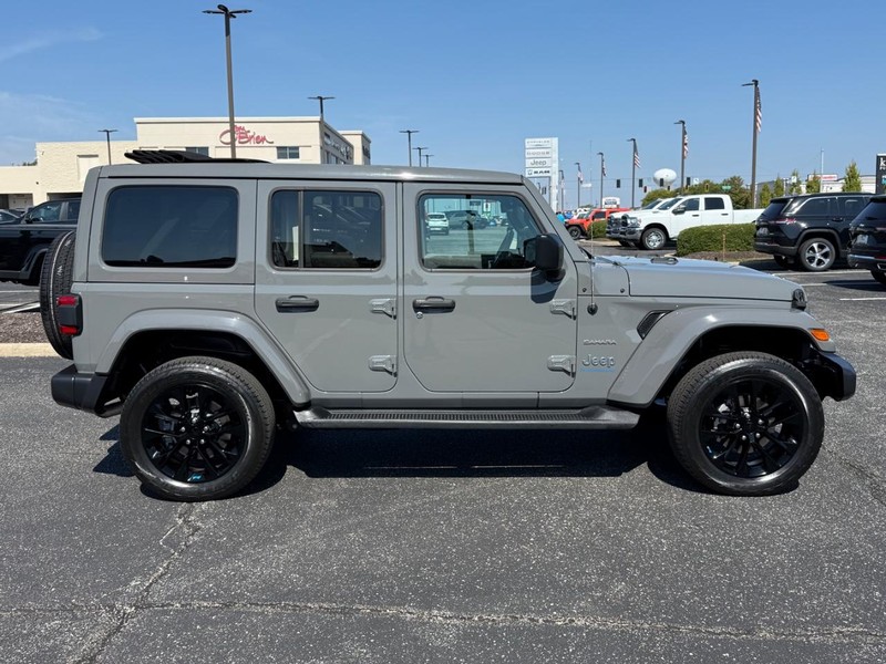 Jeep Wrangler 4xe Vehicle Image 02