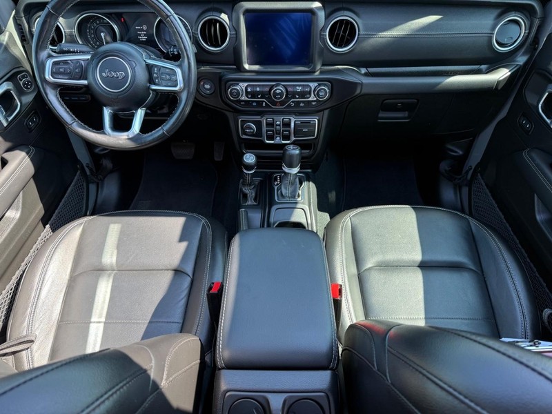 Jeep Wrangler 4xe Vehicle Image 12