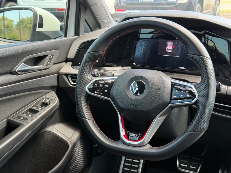 Volkswagen Golf GTI Vehicle Image 12