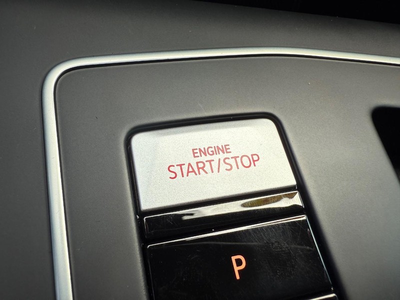 Volkswagen Golf GTI Vehicle Image 15