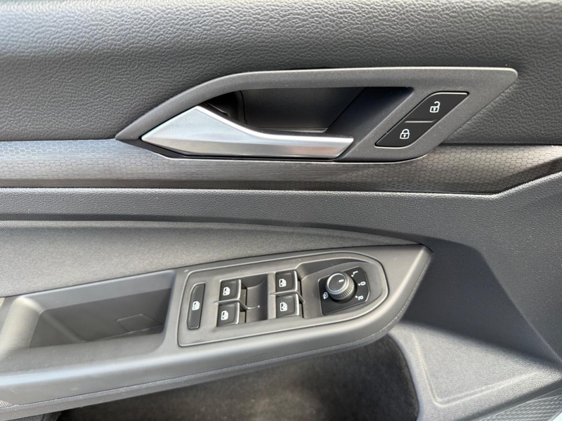 Volkswagen Golf GTI Vehicle Image 22