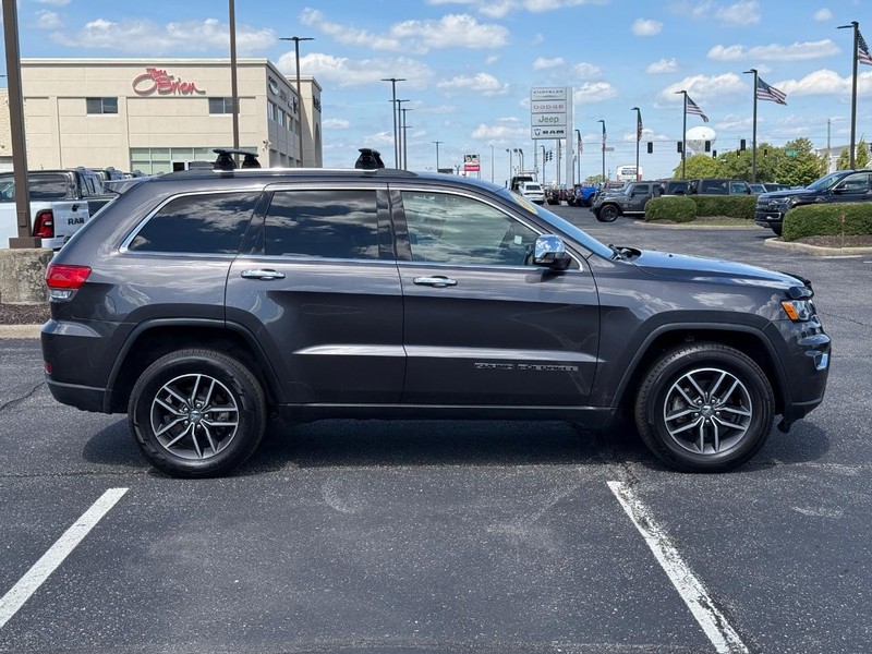 Jeep Grand Cherokee Vehicle Image 02