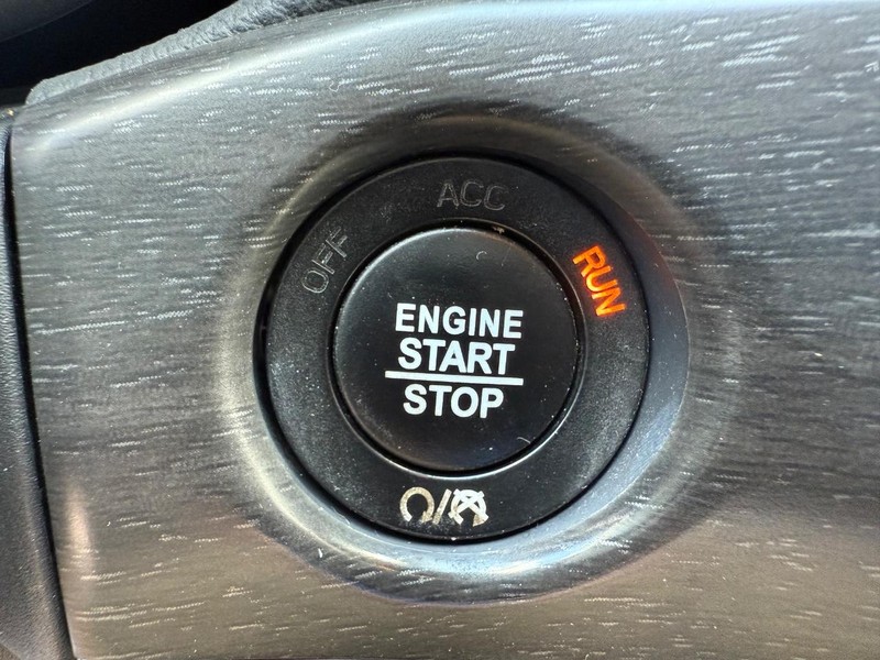 Jeep Grand Cherokee Vehicle Image 17