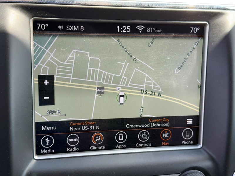 Jeep Grand Cherokee Vehicle Image 20