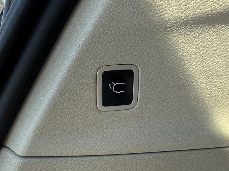 Chrysler Pacifica Vehicle Image 08