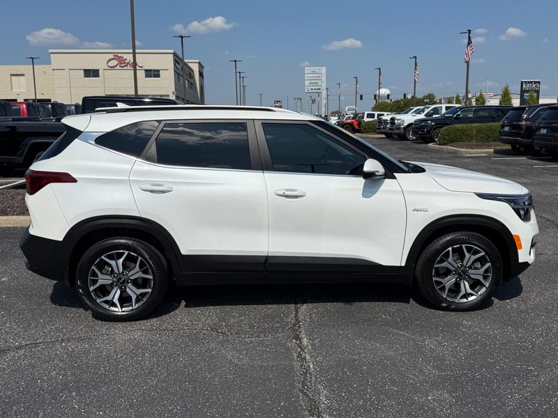 Kia Seltos Vehicle Image 02