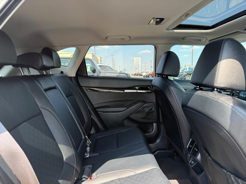 Kia Seltos Vehicle Image 10