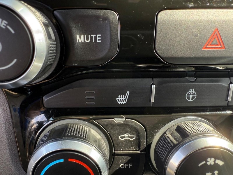 Ram 1500 Vehicle Image 16