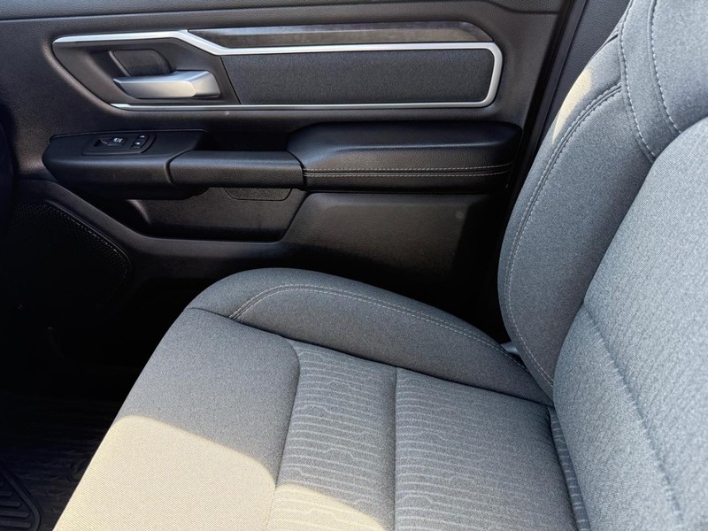 Ram 1500 Vehicle Image 21
