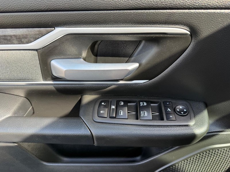Ram 1500 Vehicle Image 24