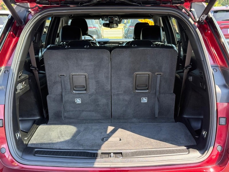 Jeep Grand Cherokee L Vehicle Image 07