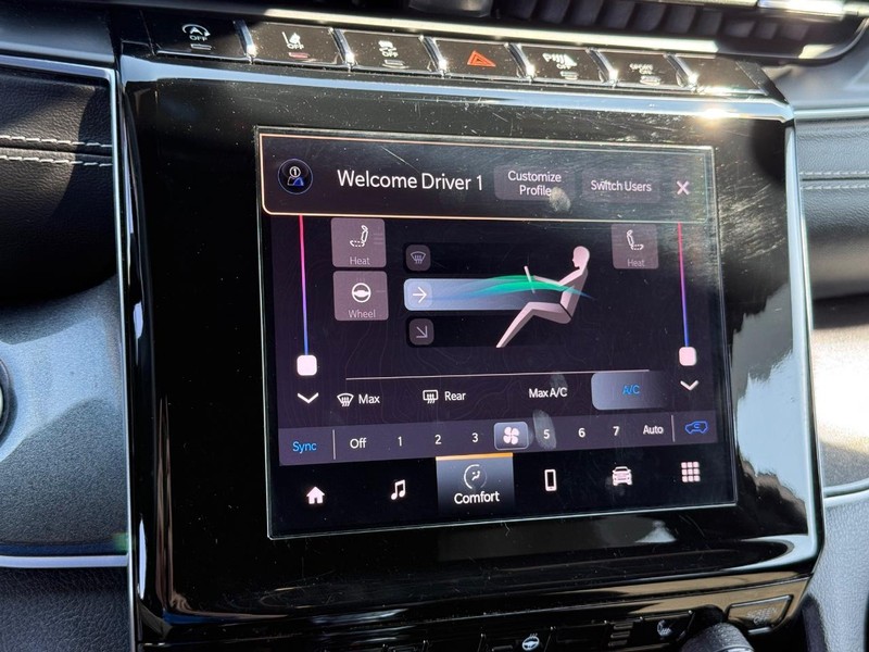 Jeep Grand Cherokee L Vehicle Image 19