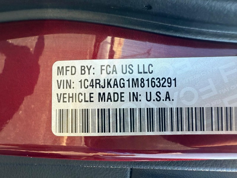 Jeep Grand Cherokee L Vehicle Image 28