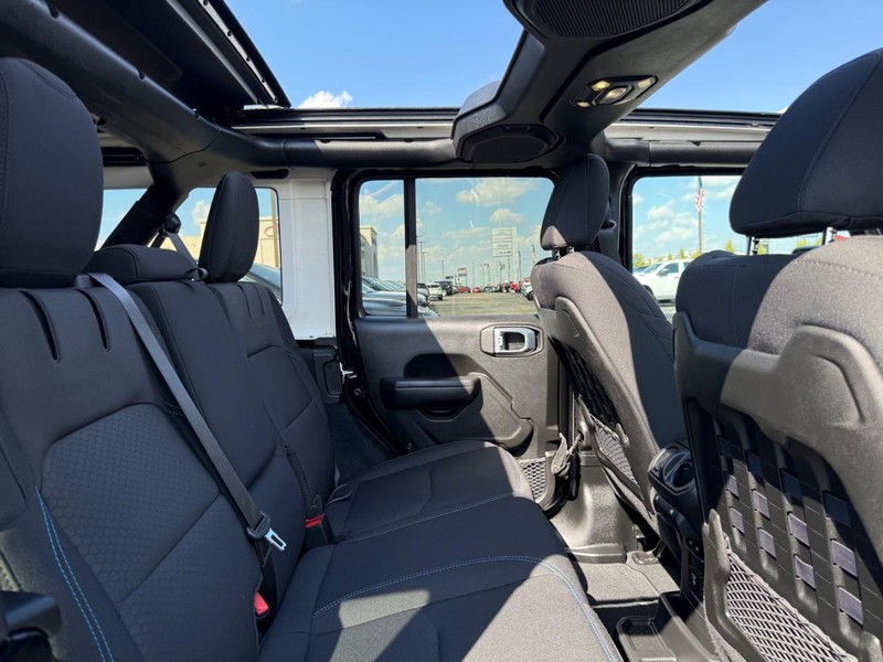 Jeep Wrangler 4xe Vehicle Image 10