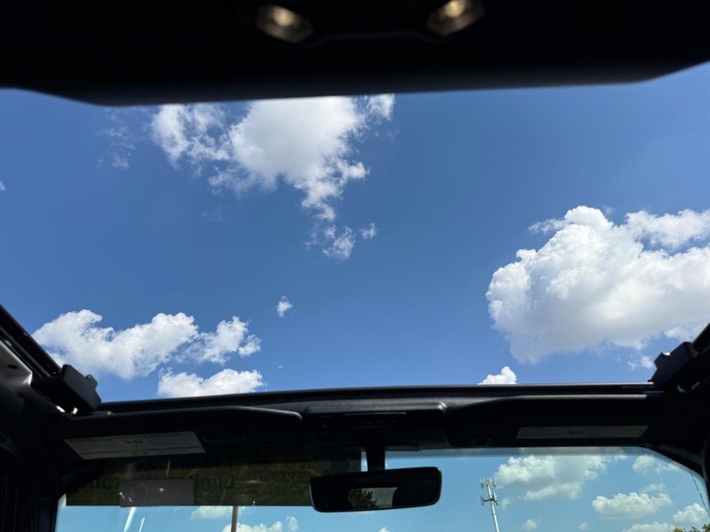 Jeep Wrangler 4xe Vehicle Image 11