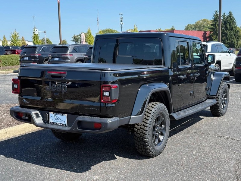 Jeep Gladiator Vehicle Image 03