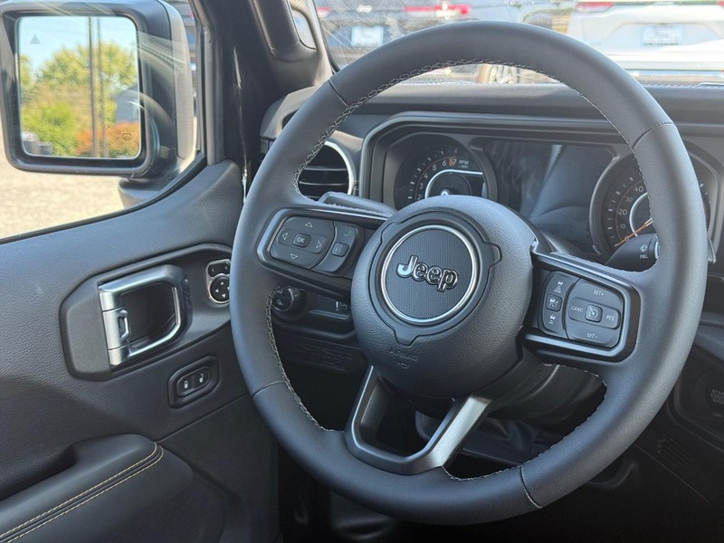 Jeep Gladiator Vehicle Image 06