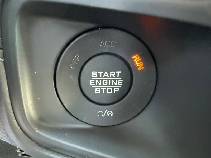 Jeep Gladiator Vehicle Image 09