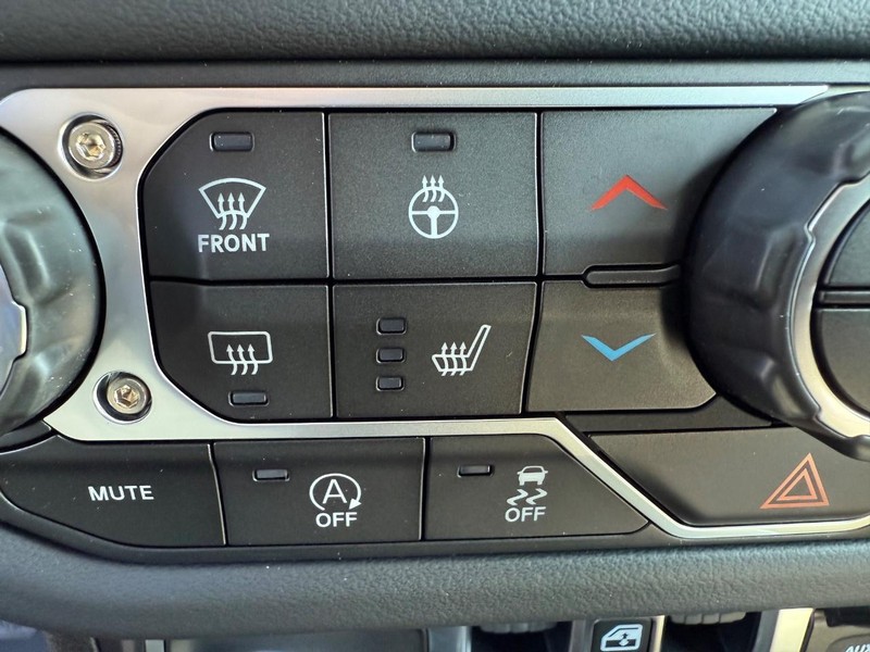 Jeep Gladiator Vehicle Image 10