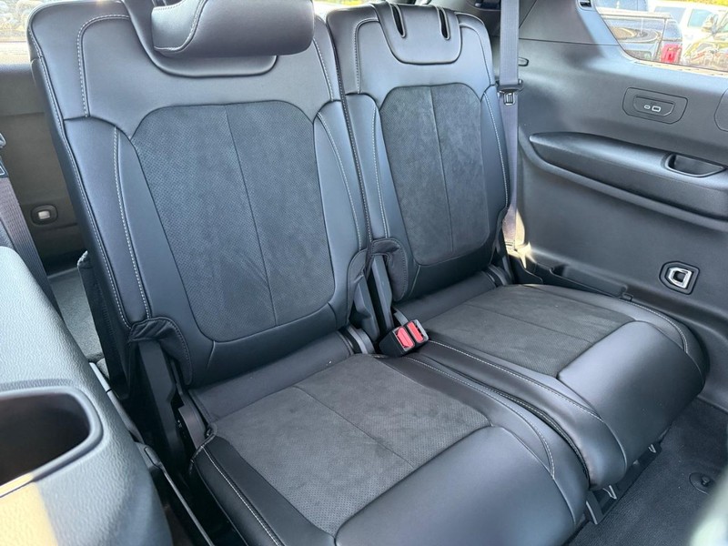 Jeep Grand Cherokee L Vehicle Image 05