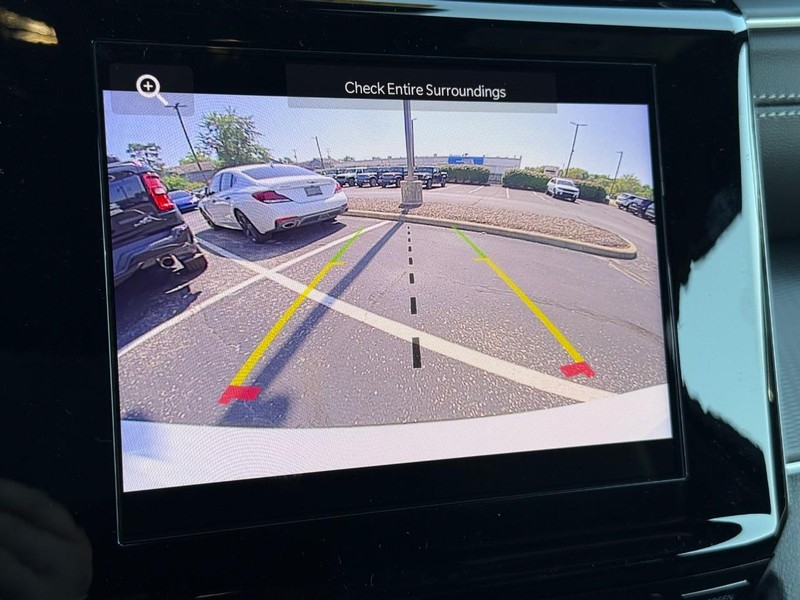 Jeep Grand Cherokee L Vehicle Image 14