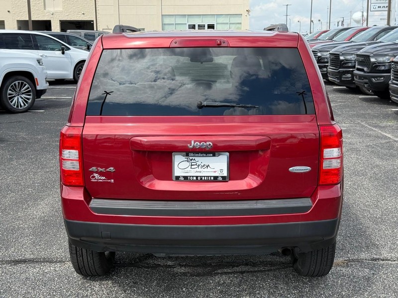 Jeep Patriot Vehicle Image 04