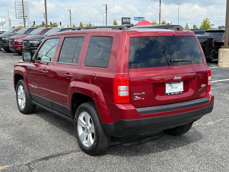 Jeep Patriot Vehicle Image 05