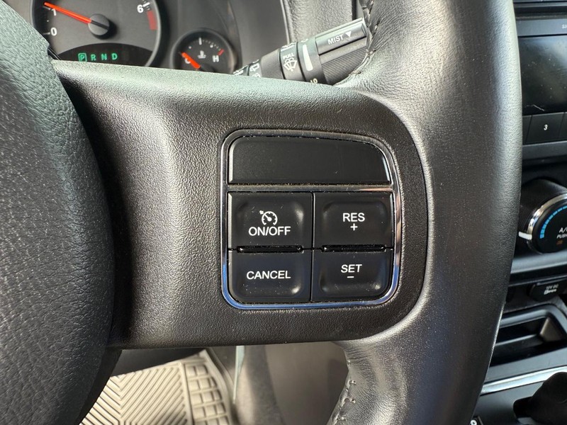 Jeep Patriot Vehicle Image 14