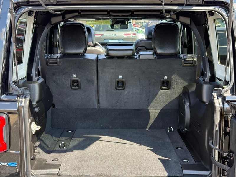 Jeep Wrangler 4xe Vehicle Image 07
