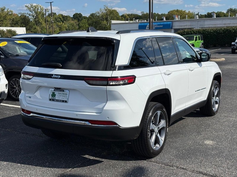 Jeep Grand Cherokee 4xe Vehicle Image 03