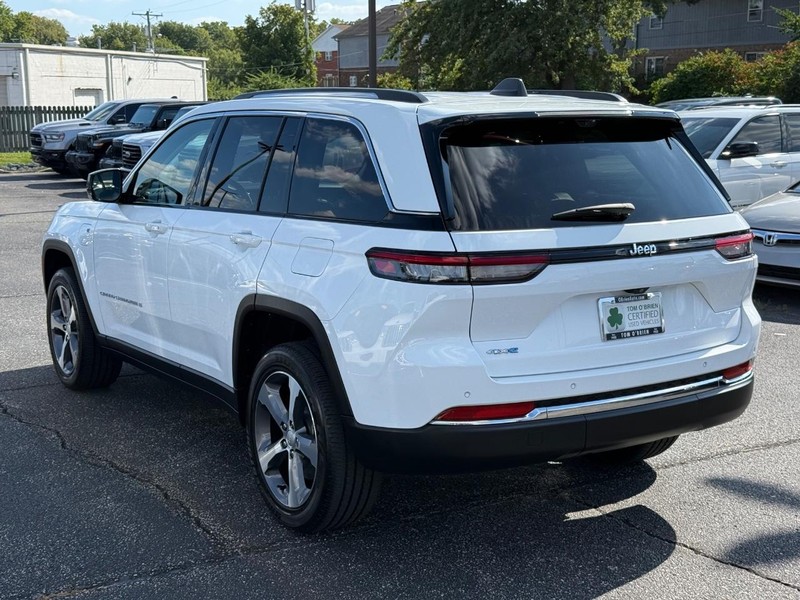 Jeep Grand Cherokee 4xe Vehicle Image 05