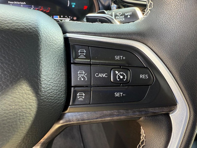 Jeep Grand Cherokee 4xe Vehicle Image 16