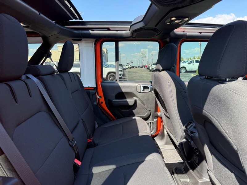 Jeep Wrangler 4xe Vehicle Image 10