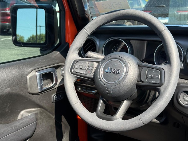 Jeep Wrangler 4xe Vehicle Image 13