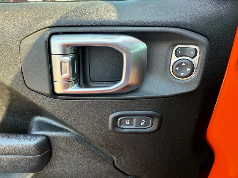 Jeep Wrangler 4xe Vehicle Image 25