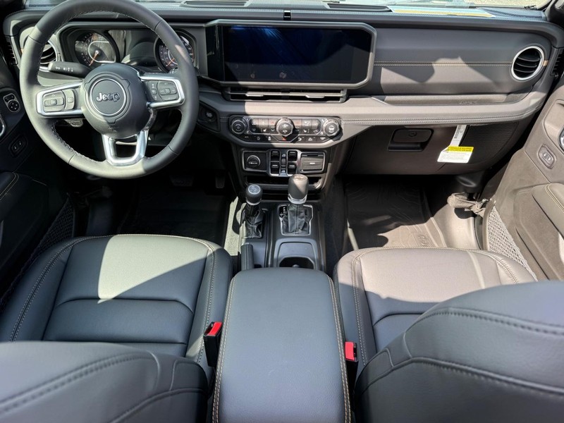 Jeep Wrangler Vehicle Image 05