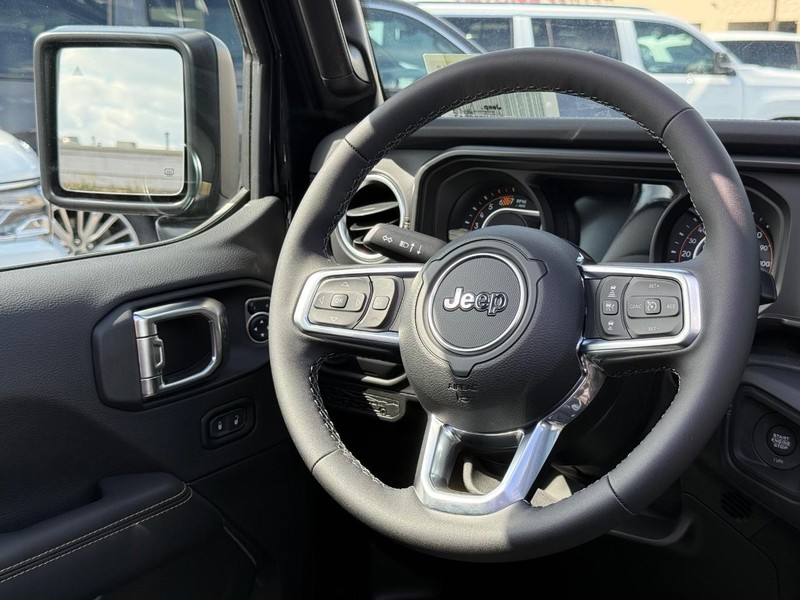 Jeep Wrangler Vehicle Image 06