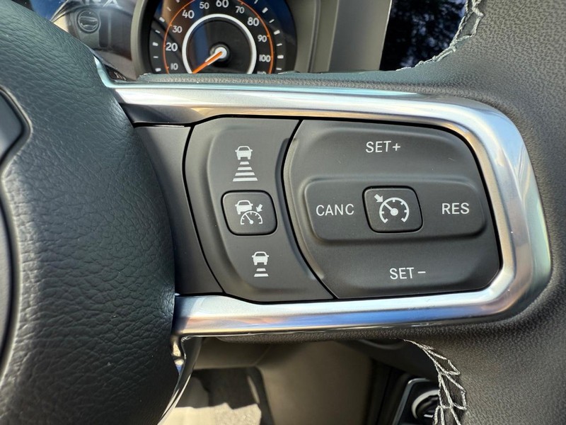 Jeep Wrangler Vehicle Image 09