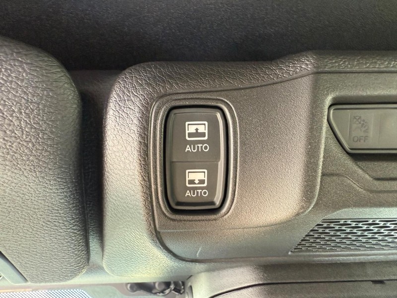 Jeep Wrangler Vehicle Image 17