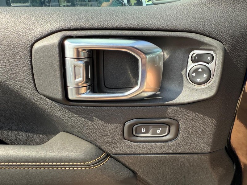 Jeep Wrangler Vehicle Image 20