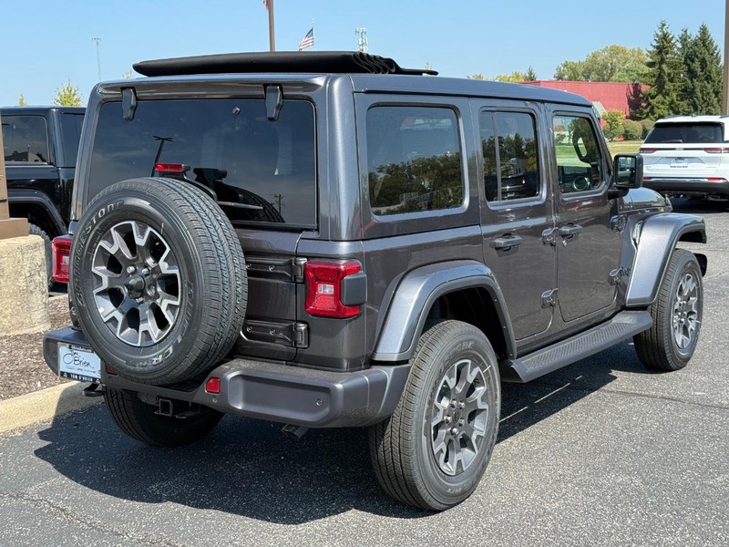 Jeep Wrangler Vehicle Image 03