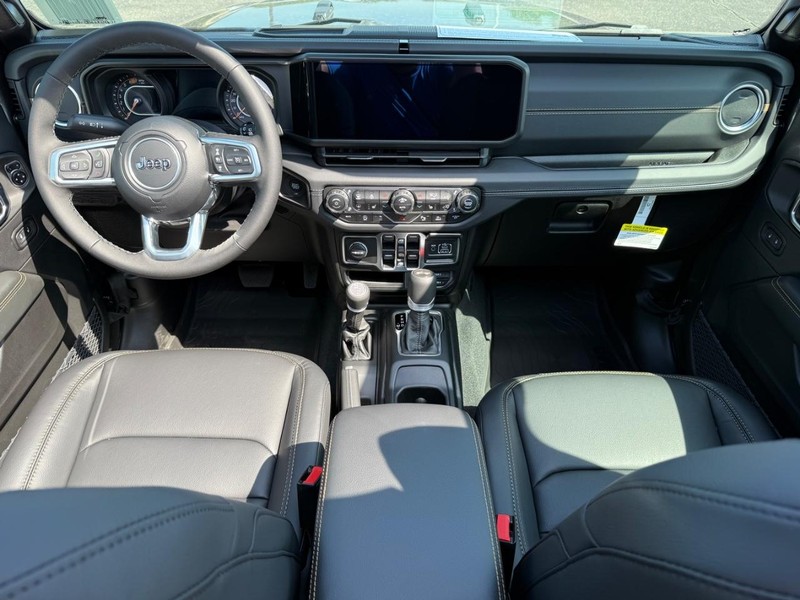 Jeep Wrangler Vehicle Image 06