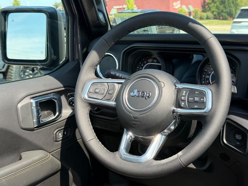 Jeep Wrangler Vehicle Image 07